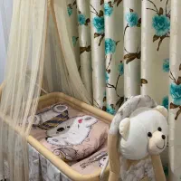 تخت گهواره ای نوزاد کاملا سالم و‌نو