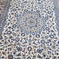فرش دستبافت کاشان طرح ترنج مرکزی