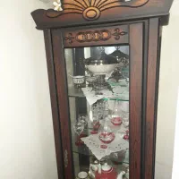 ویترین شیشه ای