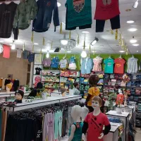 فروشنده خانم