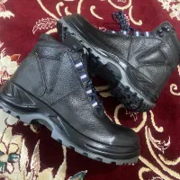 دو عدد کفش ایمنی|کیف، کفش، کمربند|کازرون, |دیوار