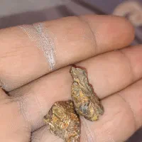 فروش سنگ قیمتی حاوی نیکل و طلا