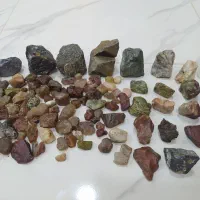 سنگ های قیمتی و تزیینی زیبا