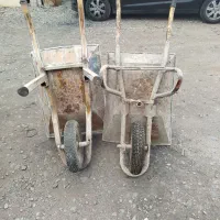 فروش دو عدد فرغون و یک عدد گاری چهار چرخ