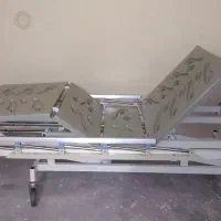 تخت بیمارستانی چند شکن تنظیم ارتفاع
