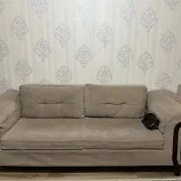 مبل سه نفره کرمی