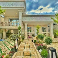 ویلا نیم پیلوت نما سنگ ۲۶۰ متری شهرکی