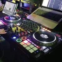 دیجی خواننده دفنواز.نورپردازی.اجاره باند.فلش بکDj.