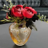 گل و گلدان