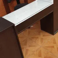 فروش میز ناخن  یکنفره در حد نو