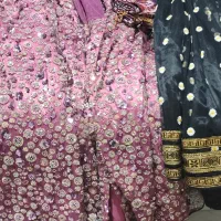 سه دست لباس محلی تمیزومرتب به فروش میرسد