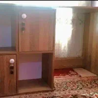 میز تحریر و کامپیوتر