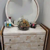 سرویس خواب دو نفره با آینه دراور و پا تختی