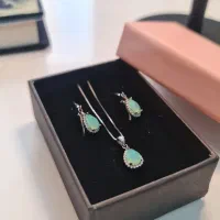 ست گردنبند و گوشواره اشکی سبز . کاملا نو