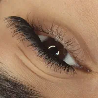 کاشت مژه