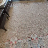 مبل راحتی ۷ نفره ۲۰میلیون و ۲ تخته فر ش ۵۰ میلیون