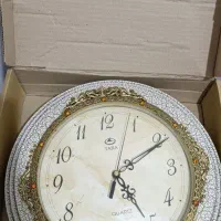 ساعت دیواری همراه جعبه