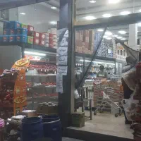 استخدام نیروی کار  در فروشگاه مواد غذایی
