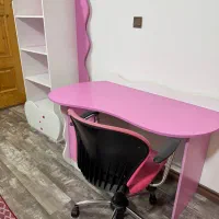 تخت و تشک و کمد و میز تحریر در حد نو و یک صندلی|تخت و سرویس خواب|نوشهر, |دیوار