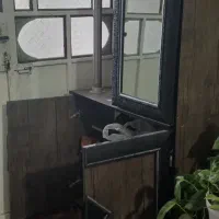 جاکفشی آیینه و وچوب لباسی دار رنگ چوب درحد نو سالم