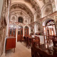 هتل سنتی زرتاج