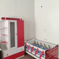 تخت گهواره ای و کمد ،مناسب تا پنج سال