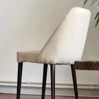 ۱۲ عدد صندلی