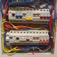 مجری برق ساختمان (برقکار)و نصب دوربین مدار بسته