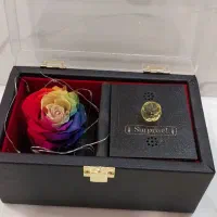 گلهای هورتانسیا و گل رز و درختان جاودان