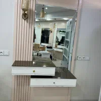 آینه قدی سالن به همراه کشو|آرایشگاه و سالن‌های زیبایی|تهران, تهرانسر مرکزی|دیوار