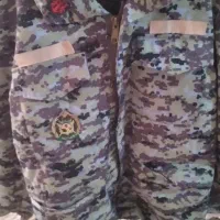 لباس سربازی|لباس|رشت, معلم|دیوار