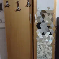 جاکفشی و آویز لباس