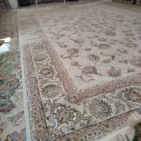 فرش کاشان  ۹ متری تر تمیز  بدون زدگی  . سبک وتخت