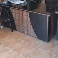 میز اداری و صندلی انتظار در حد نو