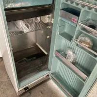 فروشنده و خریدار یخچال های خراب و سالم