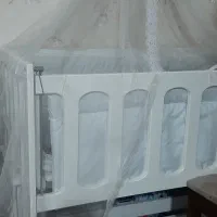 گهواره ولباسهای نوزاد که اصلااستفاده نشده