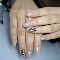 کاشت ناخن با ماندگاری بالا