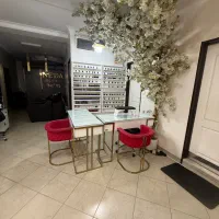 منشی و نیروی خدماتی