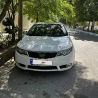 ماشین سواری سراتو