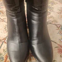 بوت چرم کاملا نو