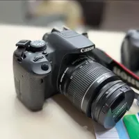 دوربین کنون D700 EOS