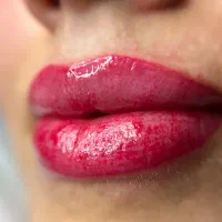 آرایش دائم خط چشم و شید لب و میکرو فقط ۲تومن