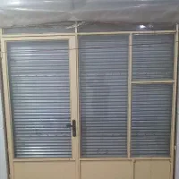 درب مغازه ویترین