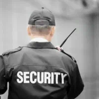 سرایدار ۲۴ ساعتها بدون تعطیلی