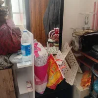 کمدبادوکشوپشت آینه کتابخانه داره یابراوسایل ارایش
