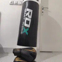 کیسه بوکس ROX و دستکش برند وِنوم|تجهیزات ورزشی|دهلران, |دیوار