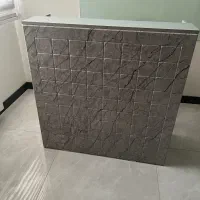 میز کانتر نونو با صندلی رنگ طوسی بسیار زیبا