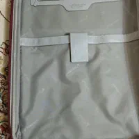 چمدان مسافرتی|کیف، کفش، کمربند|اندیشه, اندیشه فاز ۱|دیوار