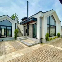 ویلای-مینیمال-سند-و-روفگاردن-لوکیشن-برند-ساحلی