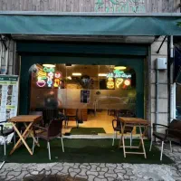 مغازه-32-متری-در-خیابان-تختی-سرقفلی-با-مالکیت